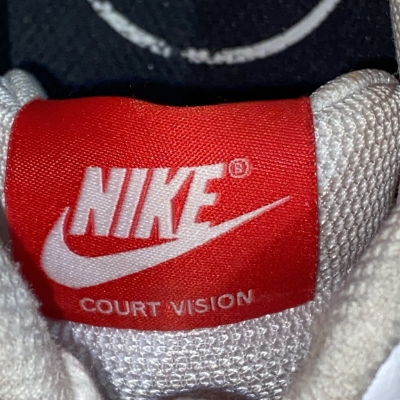Nike Court Vision Low. Size 10 - Picture 5 of 13